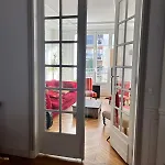 Typical Parisian Flat, close to metro&Bois